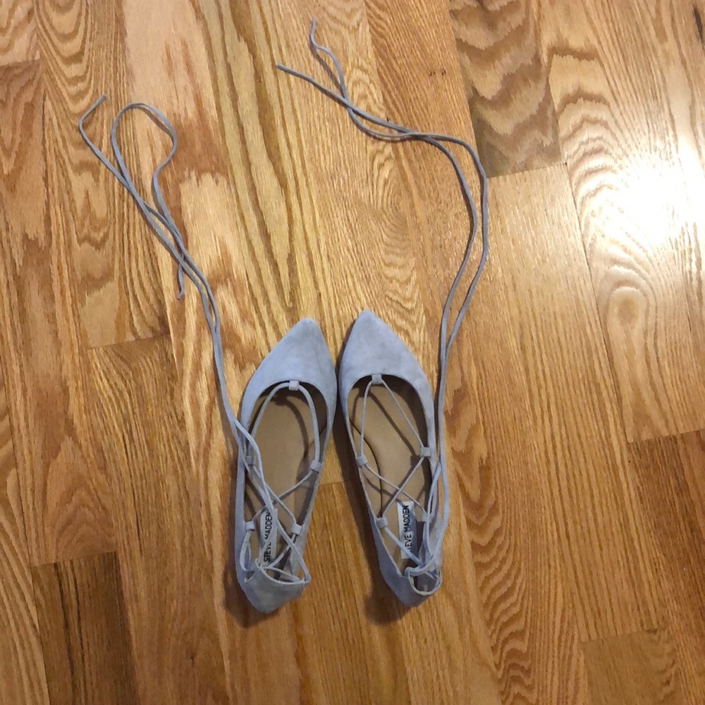 Steve Madden tie up flats